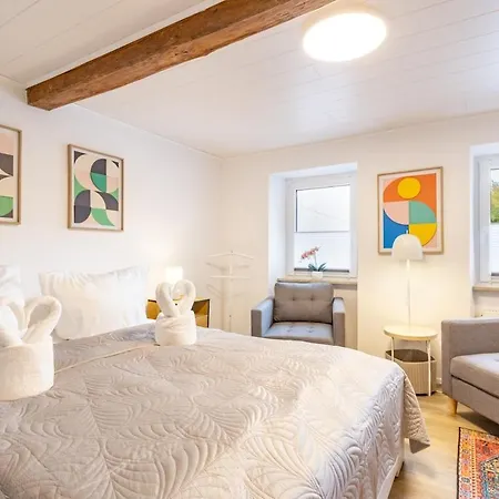 Mosel Moments, Modernes Fuer 2 In