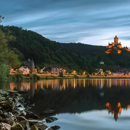 Mosel Moments, Modernes Fuer 2 In *